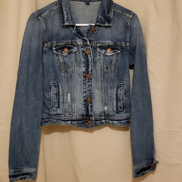 American Eagle Outfitters Jackets & Blazers - American eagle blue jean jacket size M